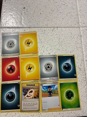 Pokémon Energy and Trainer Card Lot - Multi-Color - 10 Cards